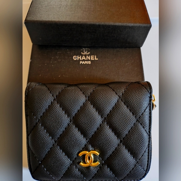 Handbags - NWT Black & Gold Small wallet